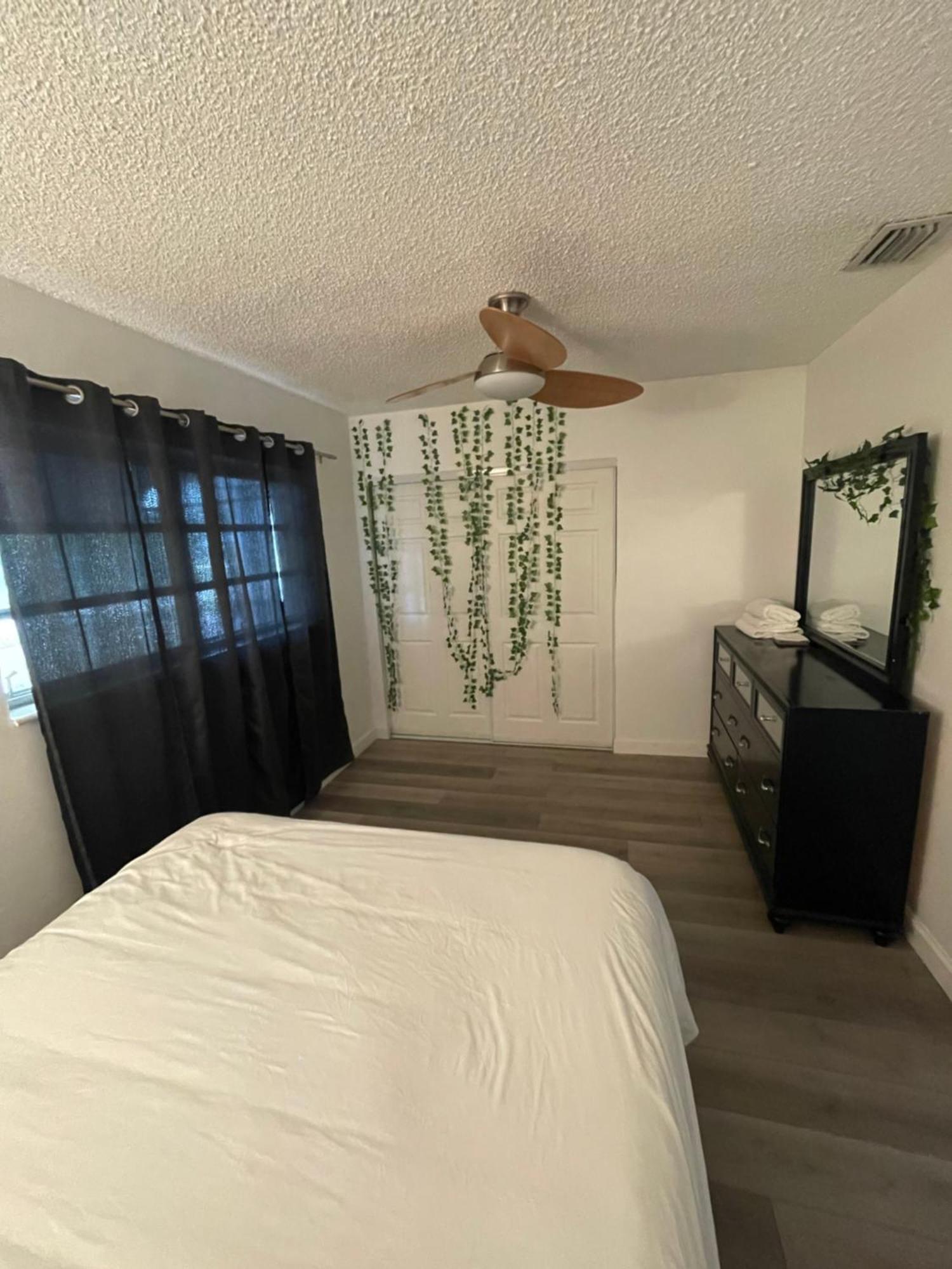 Modern Close To Downtown And The Airport Appartement *