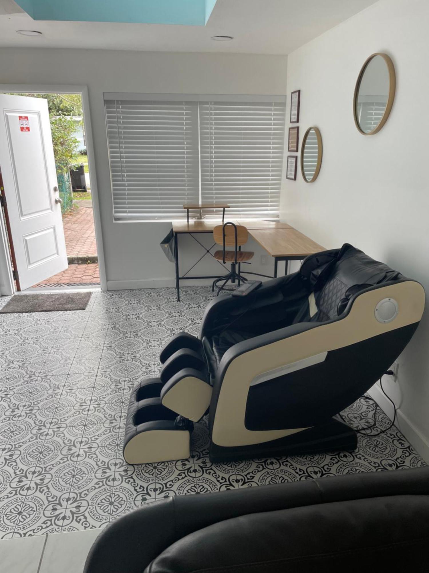 Appartement Modern Close To Downtown And The Airport