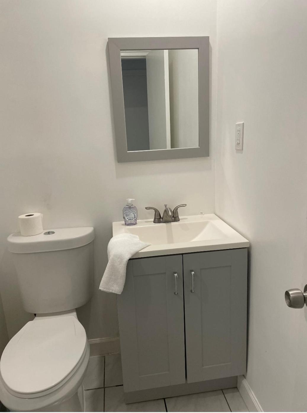 Appartement Modern Close To Downtown And The Airport *