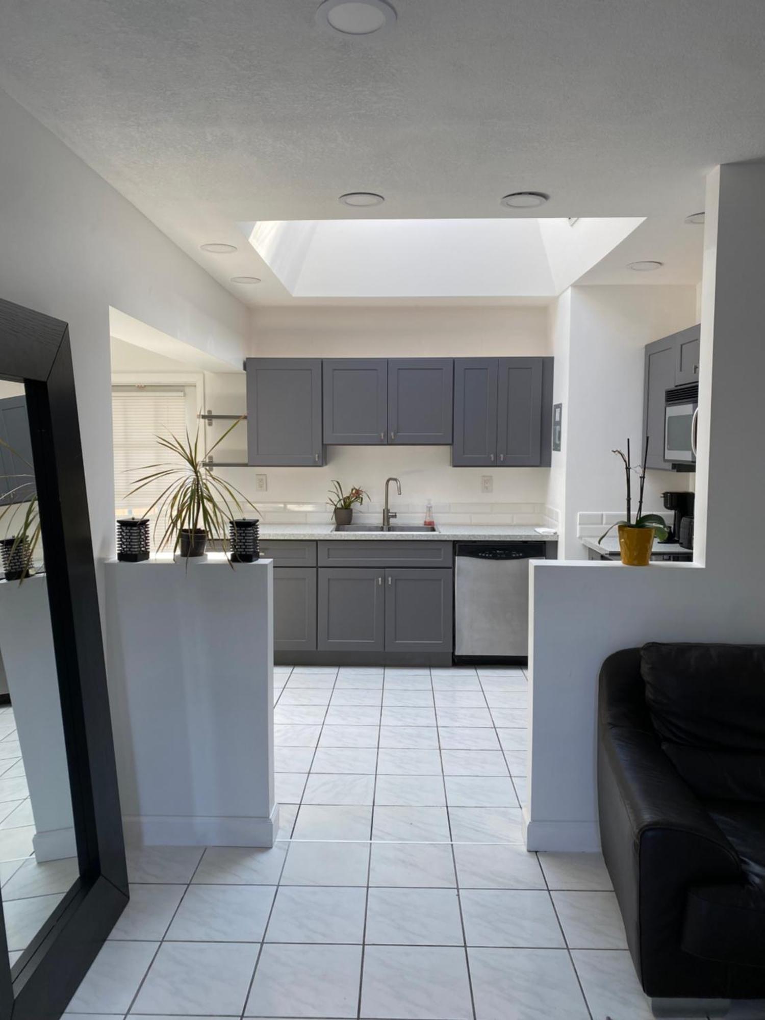 Appartement Modern Close To Downtown And The Airport