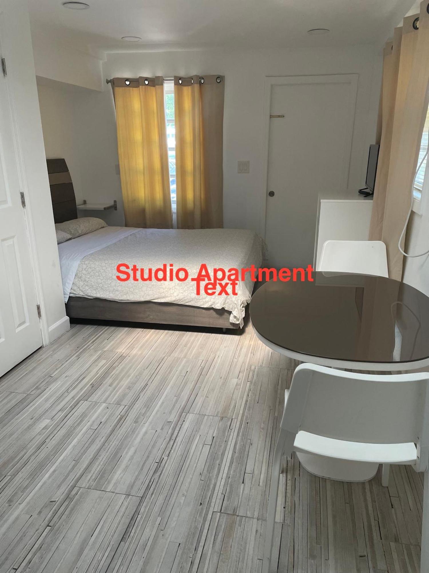 Modern Close To Downtown And The Airport Appartement